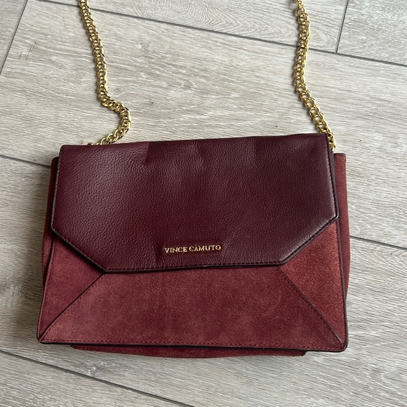 Vince Camuto Burgundy leather and suede Shoulder Bag with chain strap - Picture 3 of 9